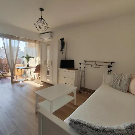 Studio Proche Plage Juan Les Pins Apartment *